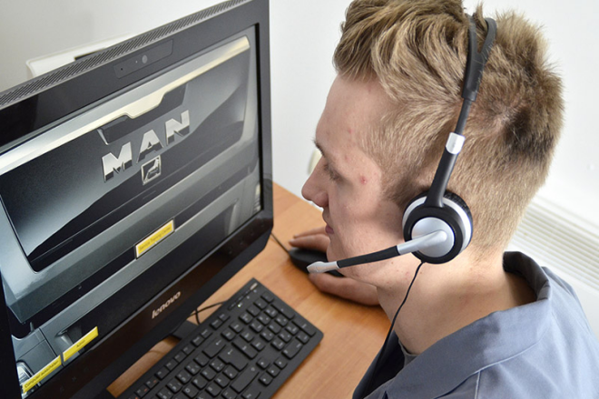 MAN Weber Schulung am PC